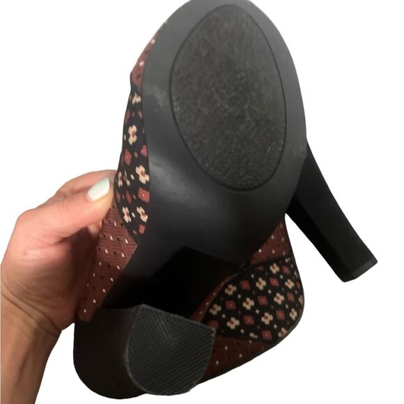 Retro suede & mixed fabric ankle strap heels - Picture 5 of 6